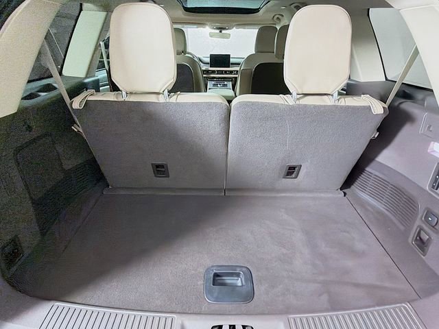 Used 2023 Lincoln Aviator AWD w/ Premium Package image 29