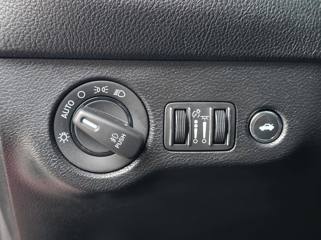 Used 2022 Dodge Challenger R/T Scat Pack w/ Shaker Package image 13