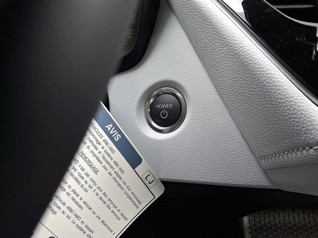 Used 2025 Toyota Corolla SE image 14