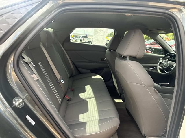 Used 2024 Hyundai Elantra SEL FWD image 13