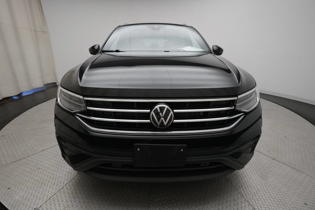Used 2024 Volkswagen Tiguan SE AWD/4WD image 11