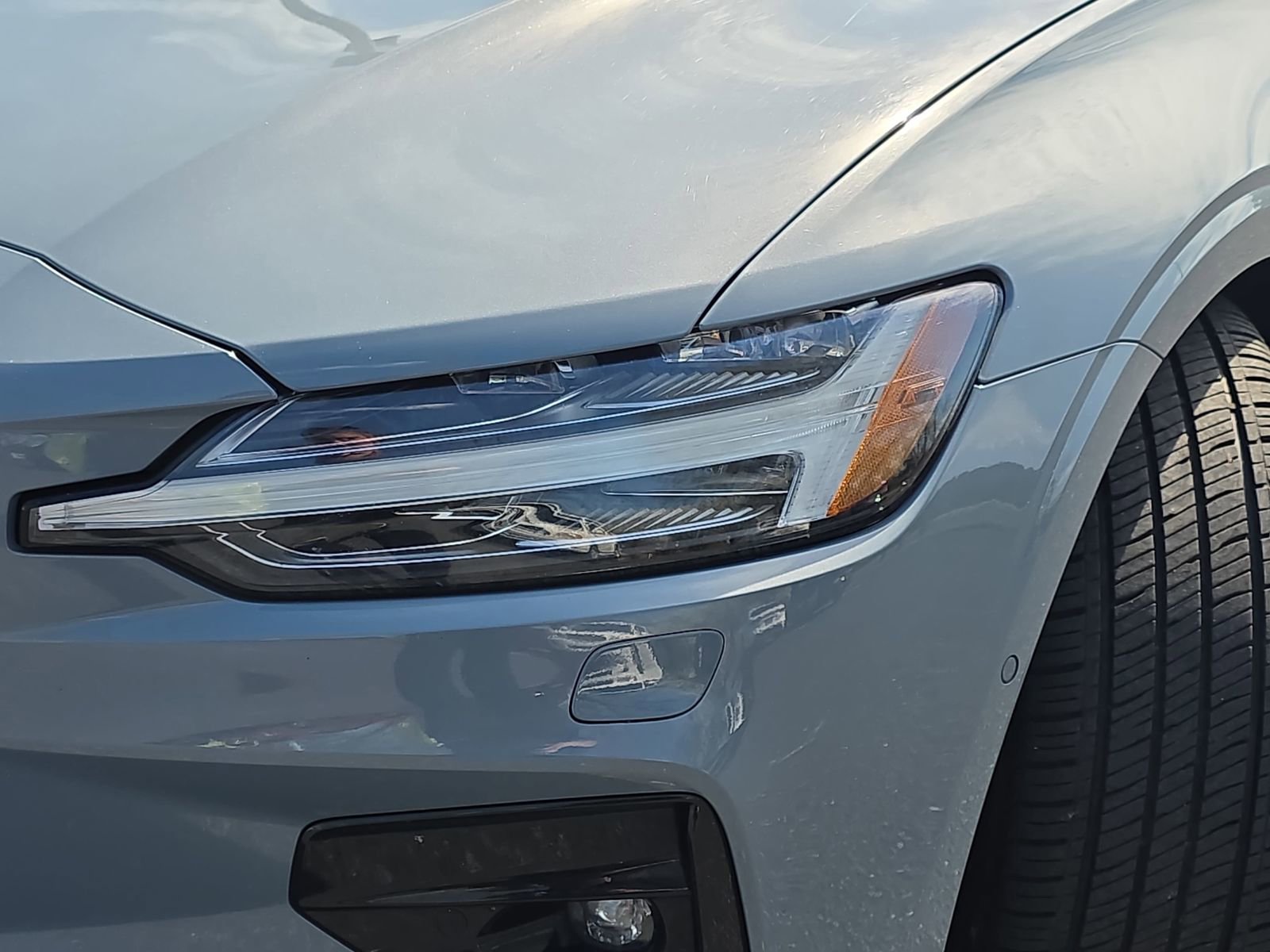 Used 2024 Volvo S60 B5 Plus image 30