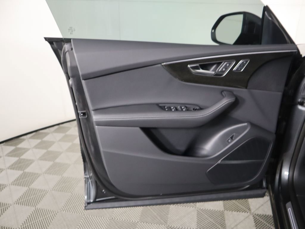 New 2025 Audi Q8 Premium Plus image 26