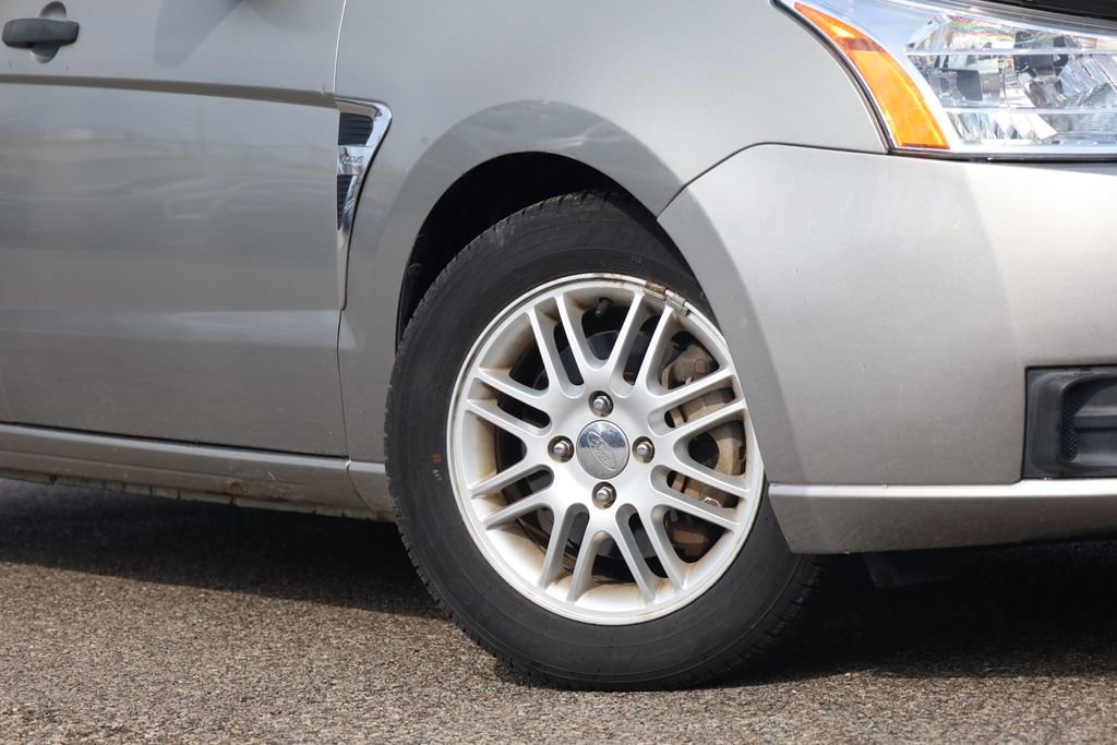 Used 2008 Ford Focus SE image 3