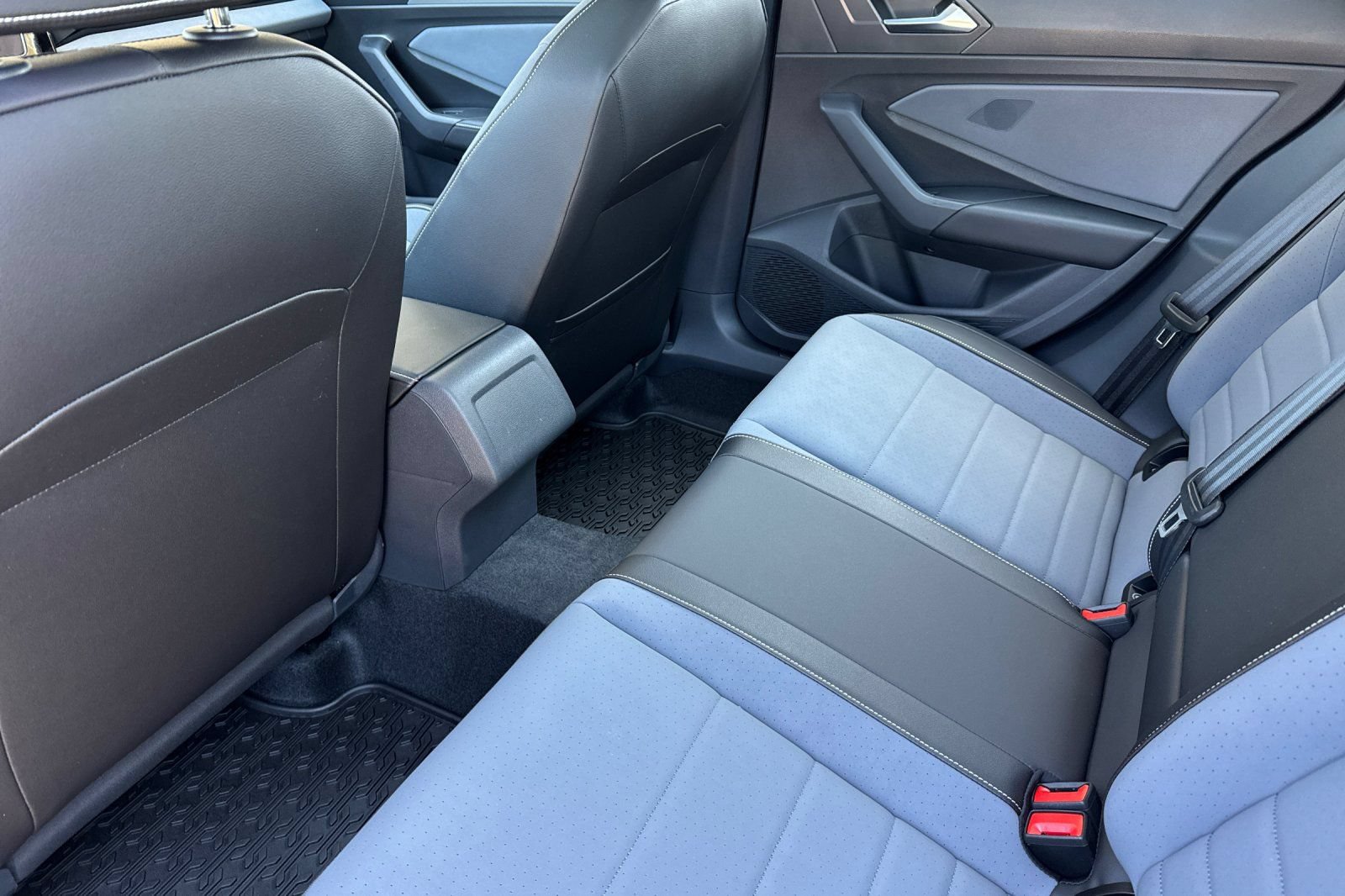 New 2026 Volkswagen Jetta SE FWD image 12