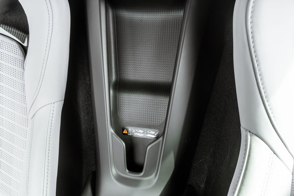 Used 2024 Chevrolet Corvette Stingray Premium Cpe w/ Battery Protection Package image 32