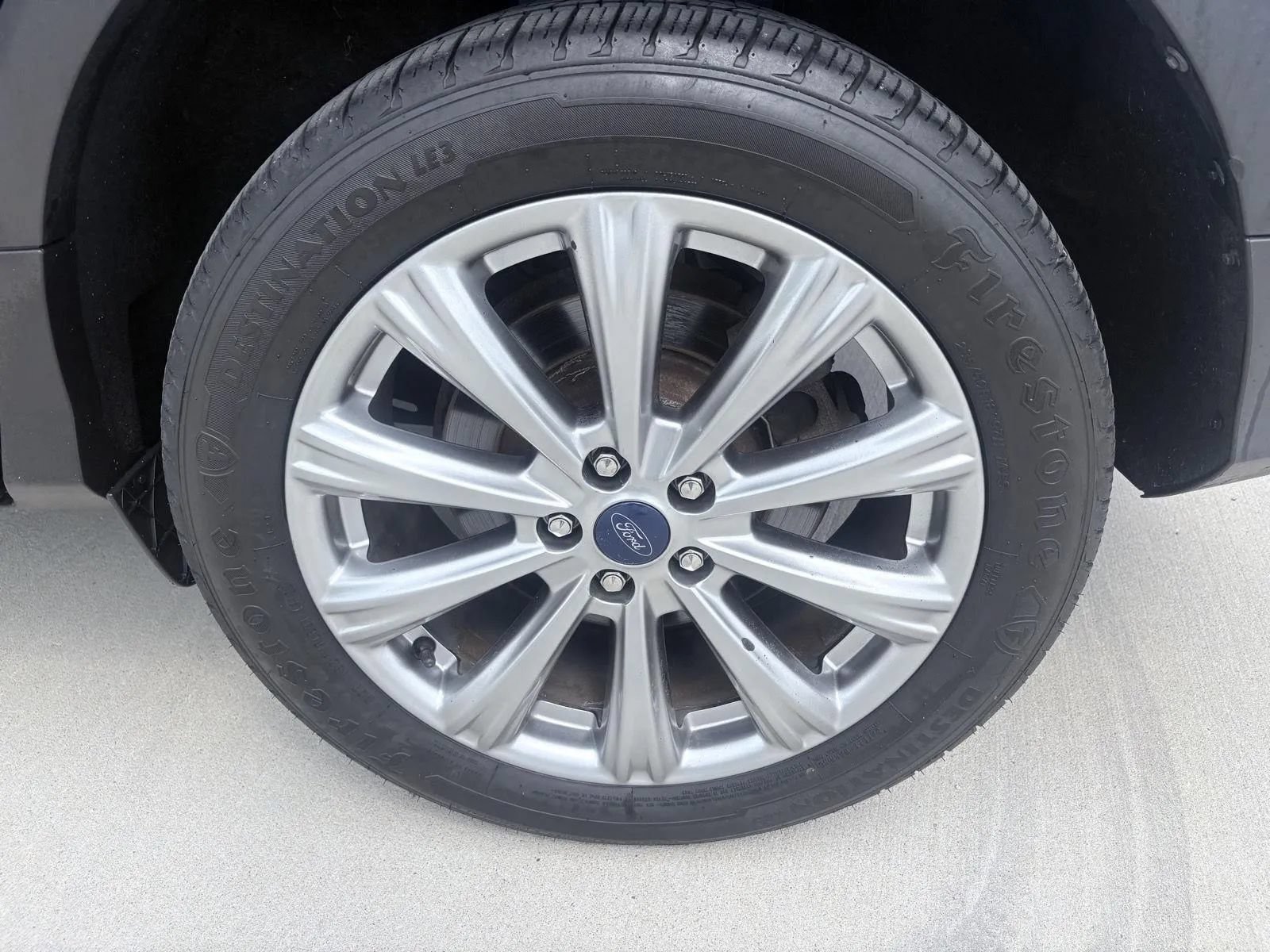 Used 2018 Ford Escape Titanium w/ Ford Safe & Smart Package AWD/4WD image 18