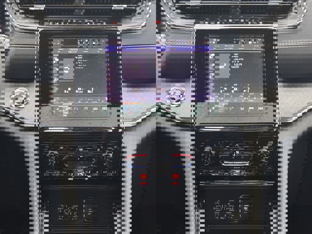 Used 2023 Jeep Grand Cherokee Altitude image 12