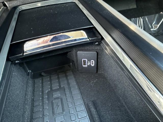 Used 2023 Lincoln Corsair Reserve w/ Equipment Group 202A image 23