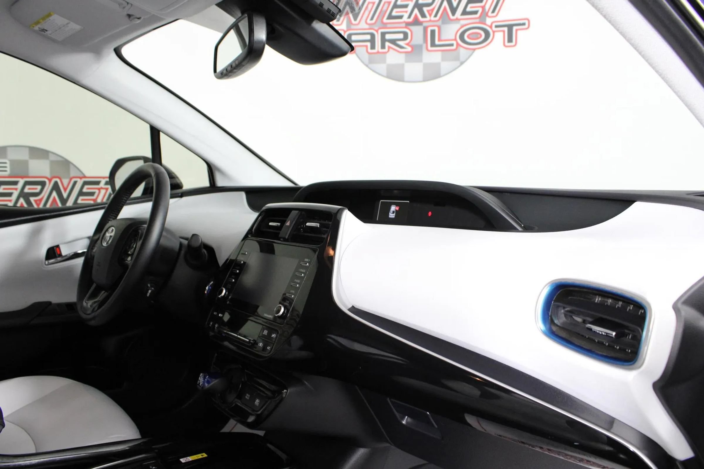 Used 2022 Toyota Prius XLE w/ Advanced Technology Package AWD/4WD image 12