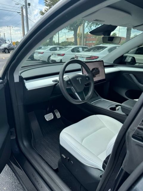 Used 2024 Tesla Model Y Performance AWD/4WD image 14