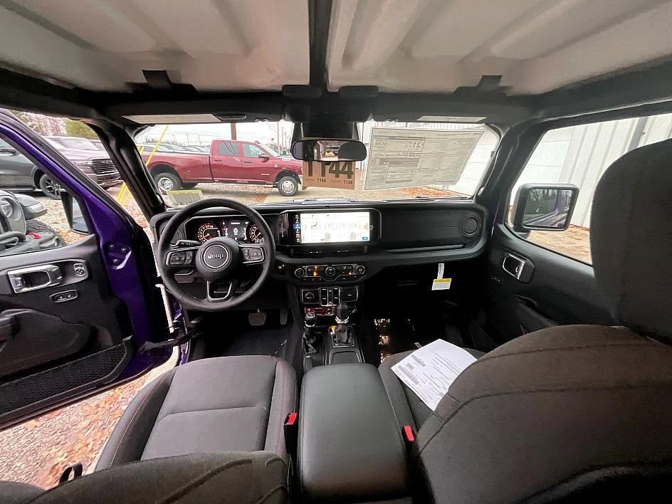 New 2026 Jeep Wrangler Unlimited Rubicon image 32