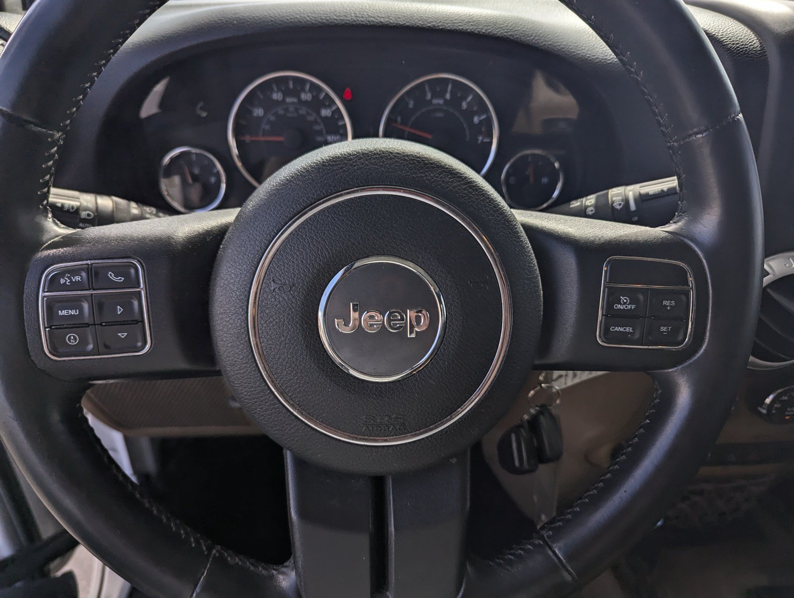 Used 2014 Jeep Wrangler Unlimited Rubicon w/ Connectivity Group AWD/4WD image 10