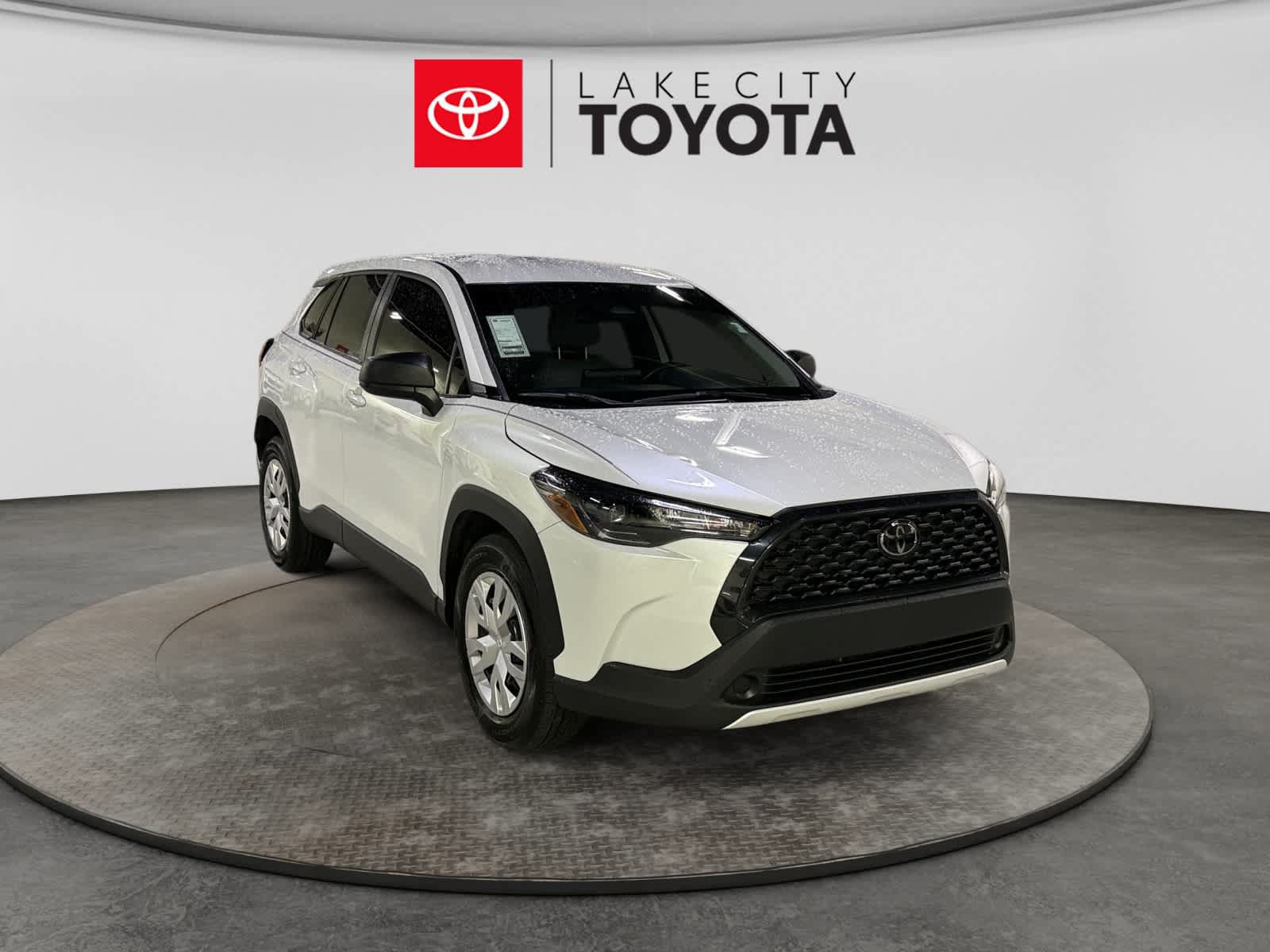 Used 2025 Toyota Corolla Cross L FWD image 13
