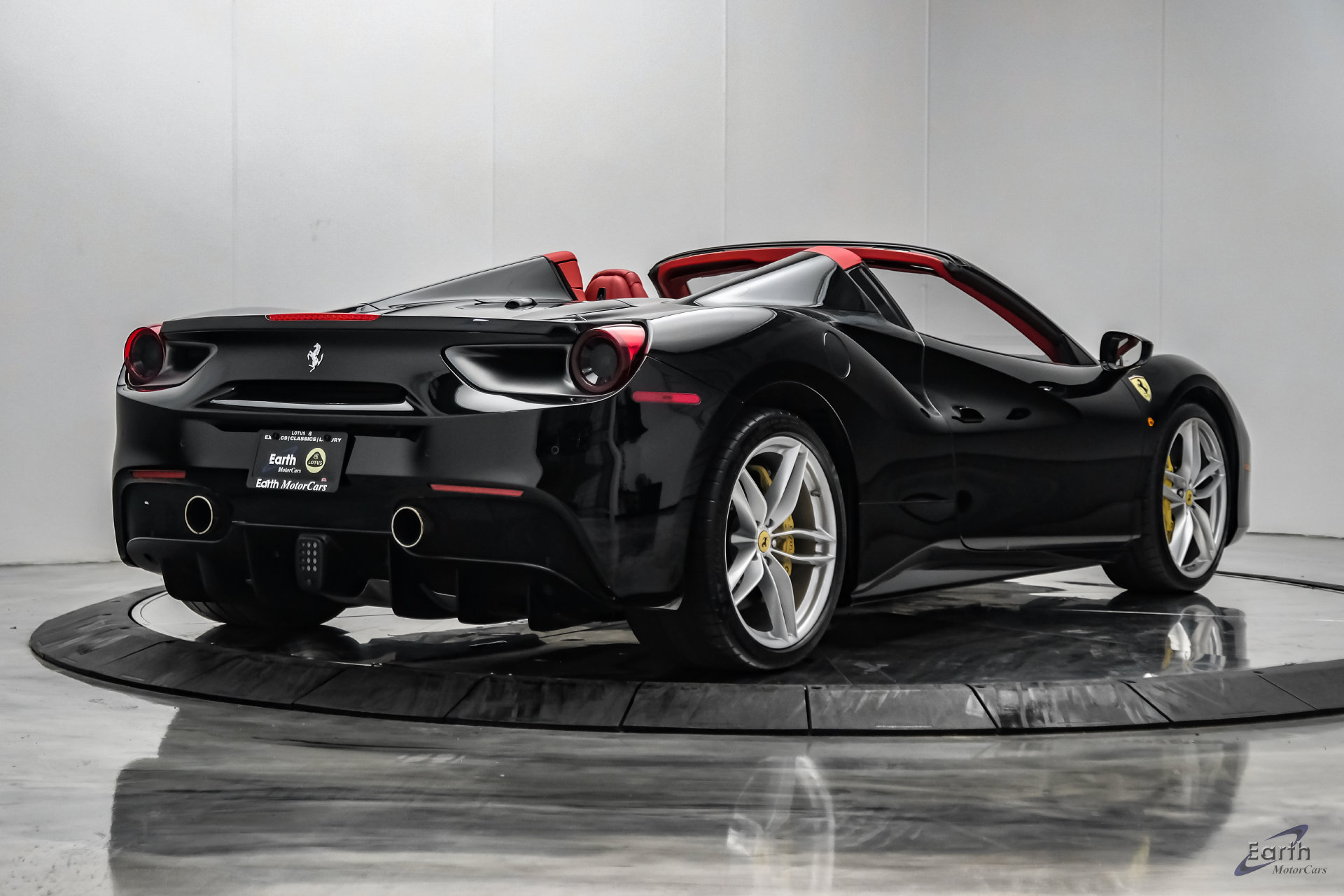 Used 2018 Ferrari 488 Spider RWD image 22