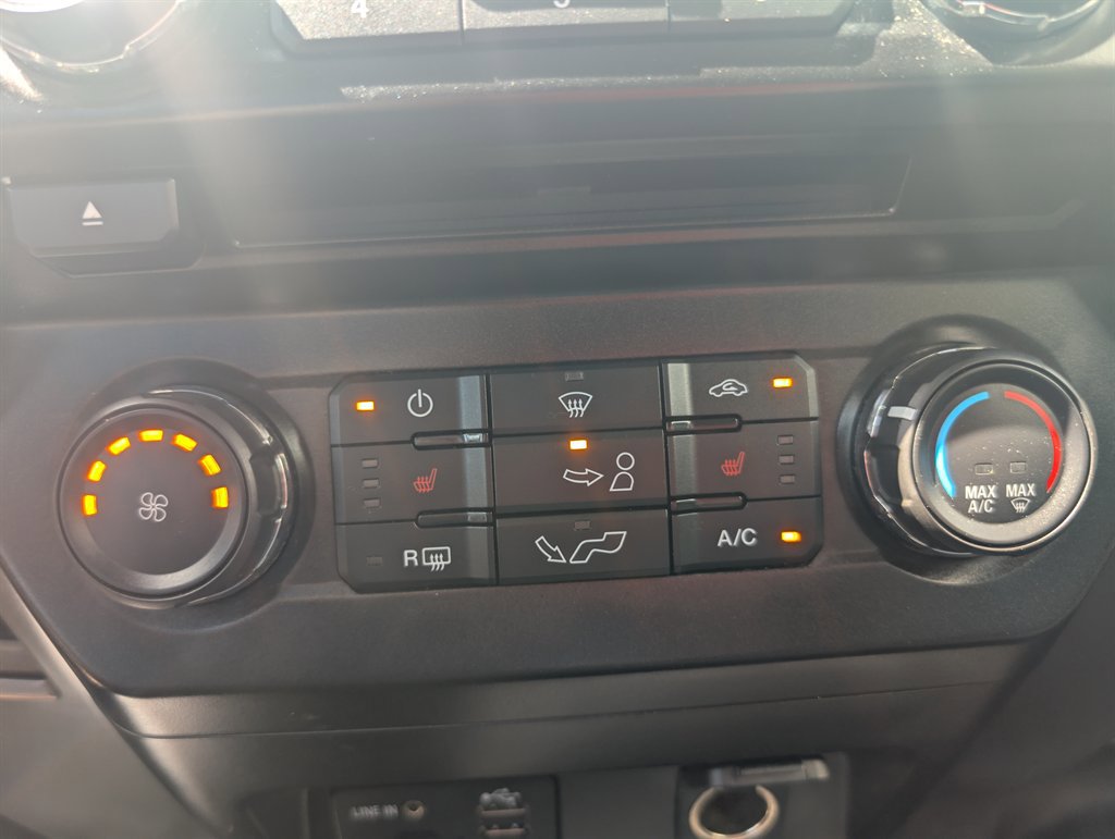 Used 2015 Ford F150 XLT w/ Equipment Group 302A Luxury AWD/4WD image 18