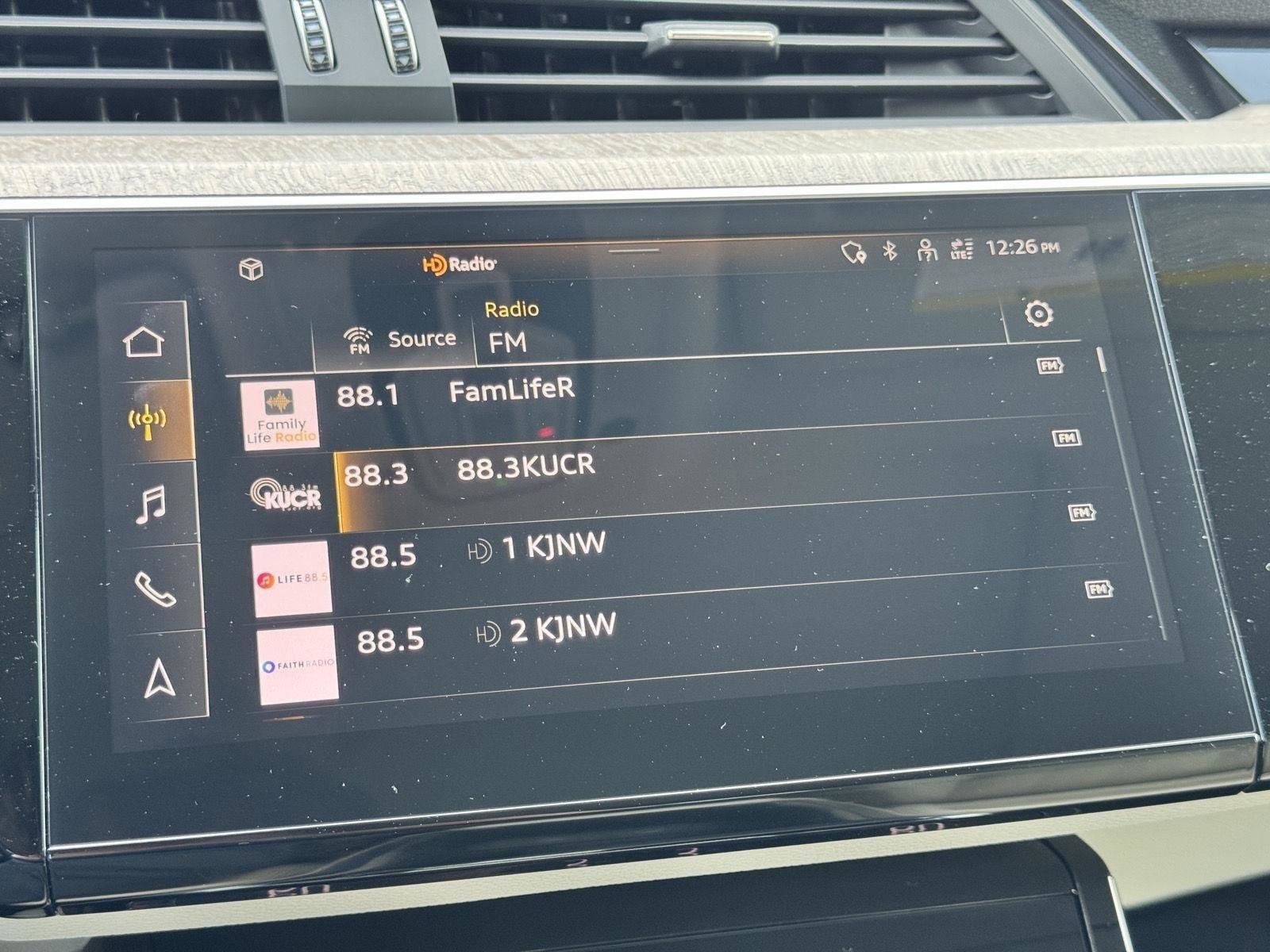 Used 2022 Audi e-tron Premium Plus w/ Premium Plus Package image 13