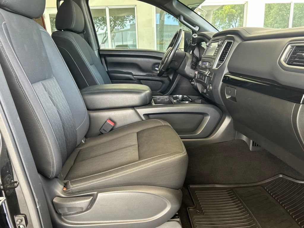 Used 2018 Nissan Titan SV w/ SV Convenience Package AWD/4WD image 26