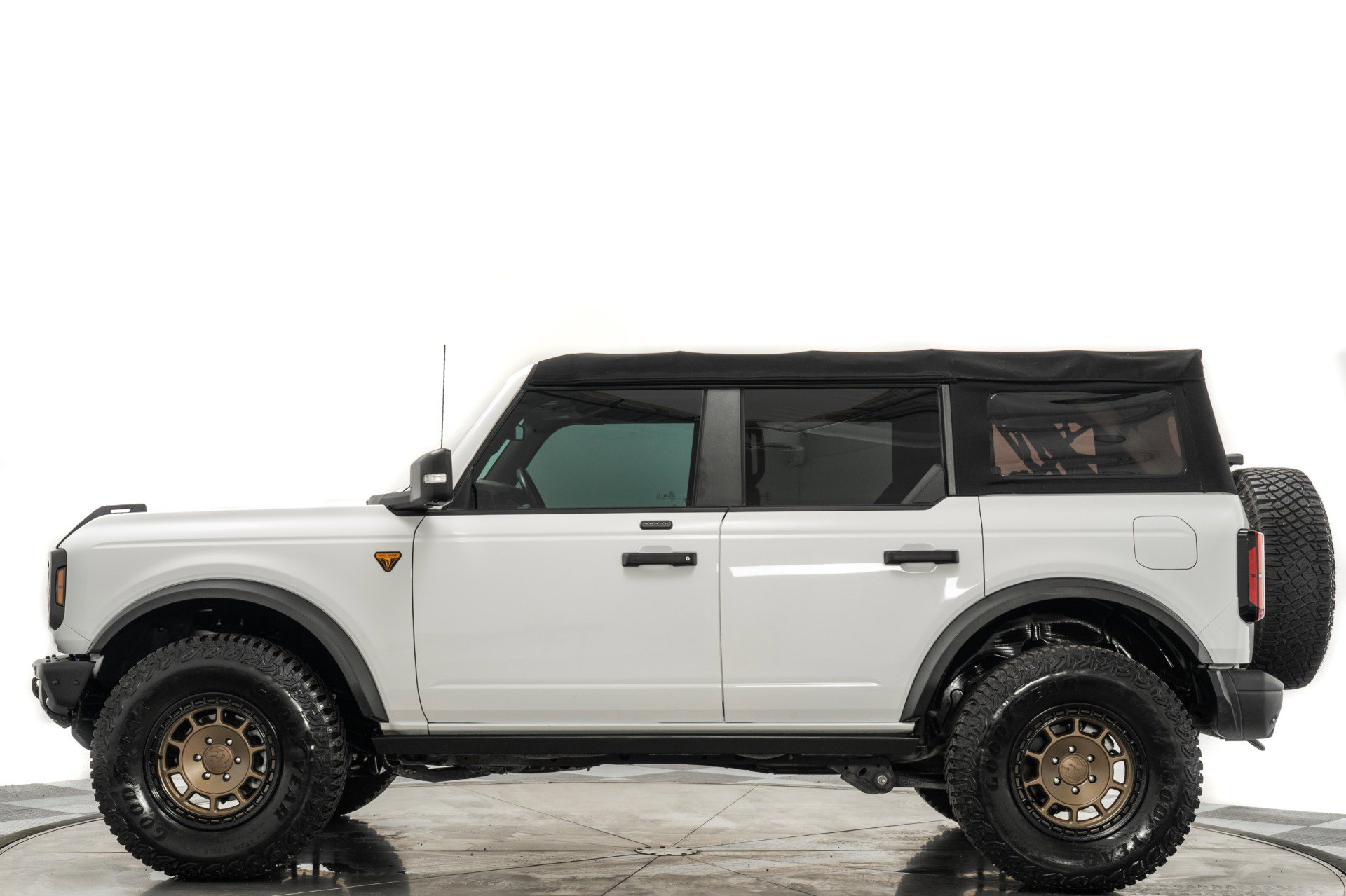 Used 2021 Ford Bronco Badlands image 6