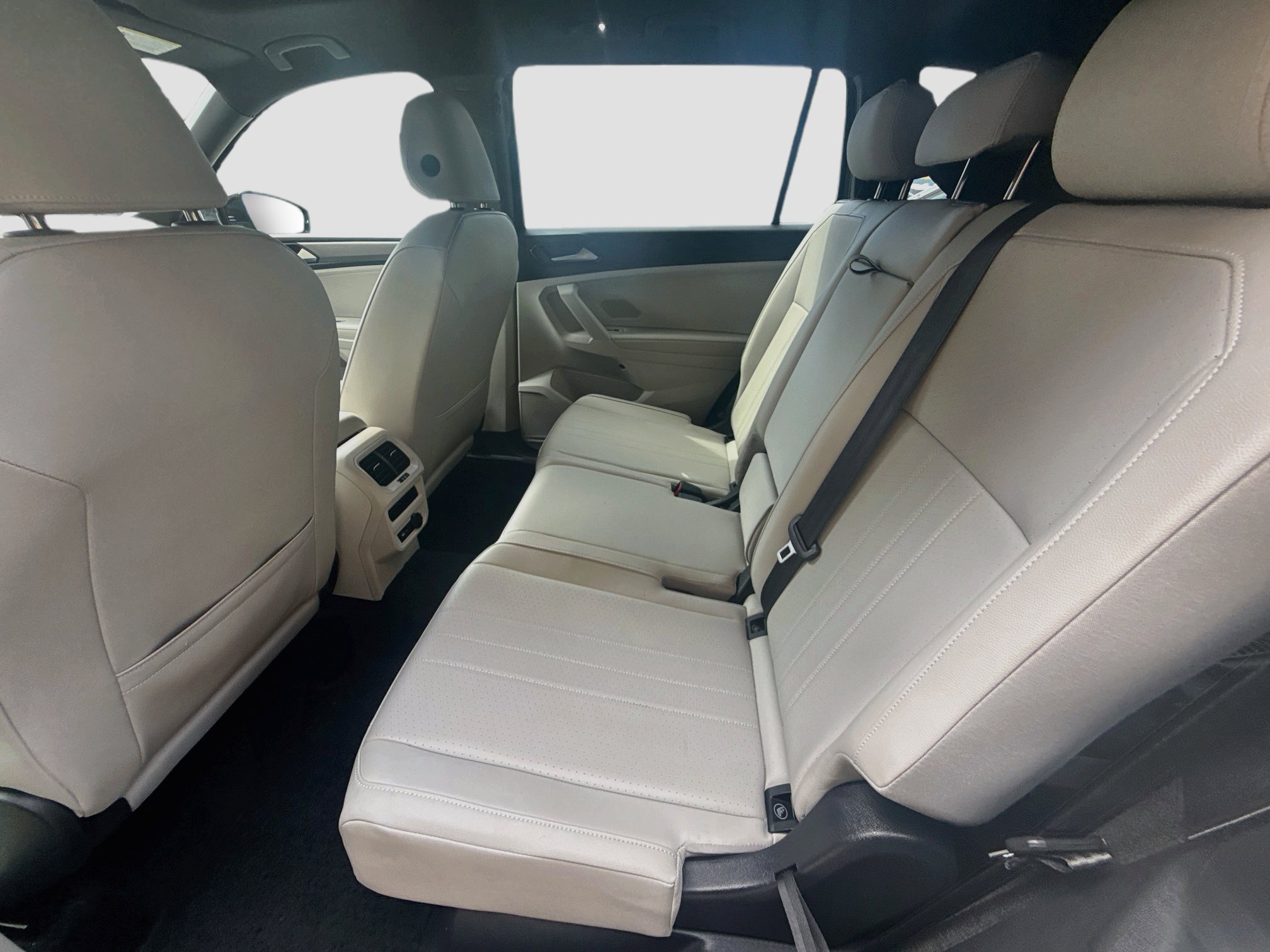 Used 2024 Volkswagen Tiguan SE R-Line FWD image 23