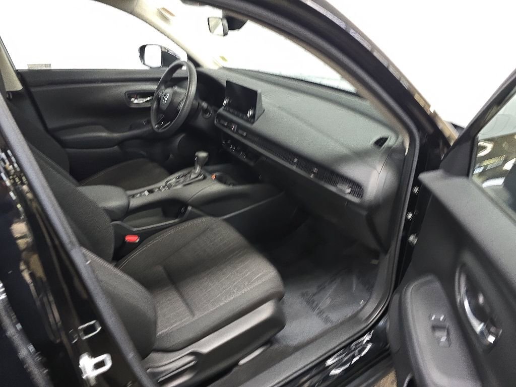 Used 2023 Honda HR-V LX image 15