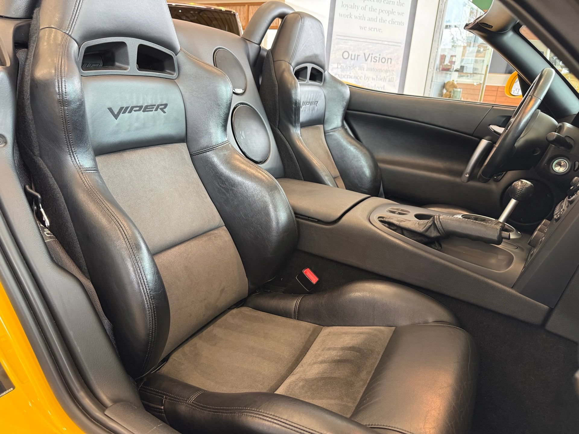 Used 2005 Dodge Viper SRT-10 RWD image 24