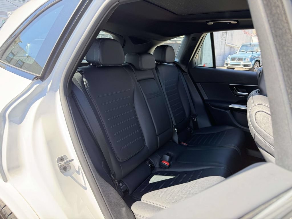 Used 2025 Mercedes-Benz GLC 43 AMG 4MATIC image 15