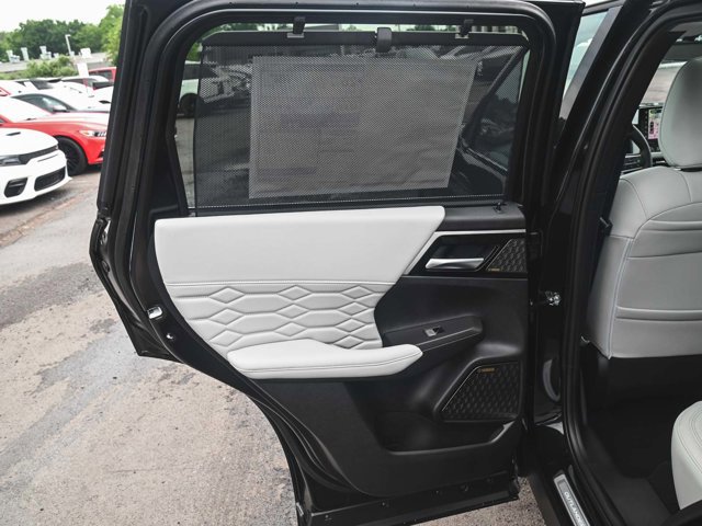 New 2025 Mitsubishi Outlander AWD image 12