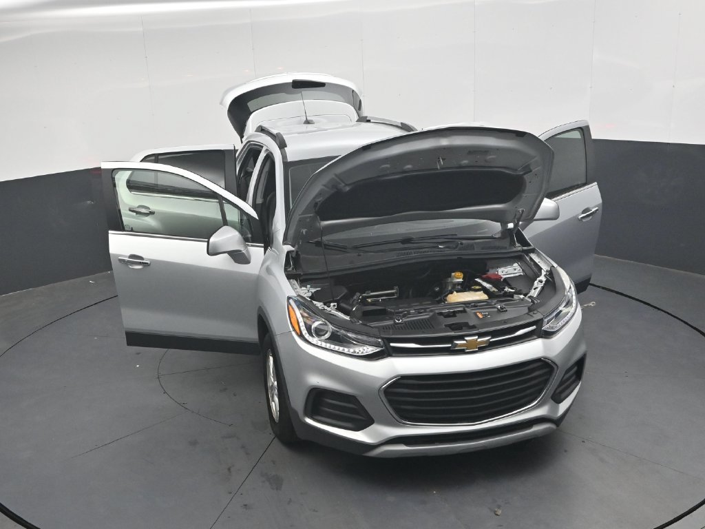 Used 2020 Chevrolet Trax LT w/ LT Convenience Package FWD image 37