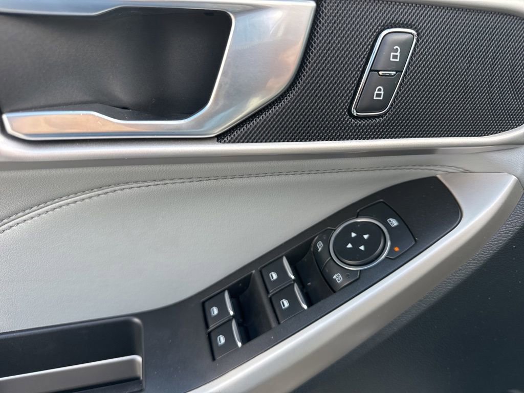 Used 2023 Ford Explorer XLT w/ Equipment Group 202A image 23