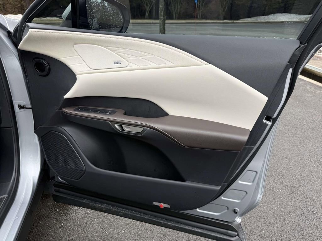 Used 2025 Lexus RX 450h AWD w/ Convenience Package image 17