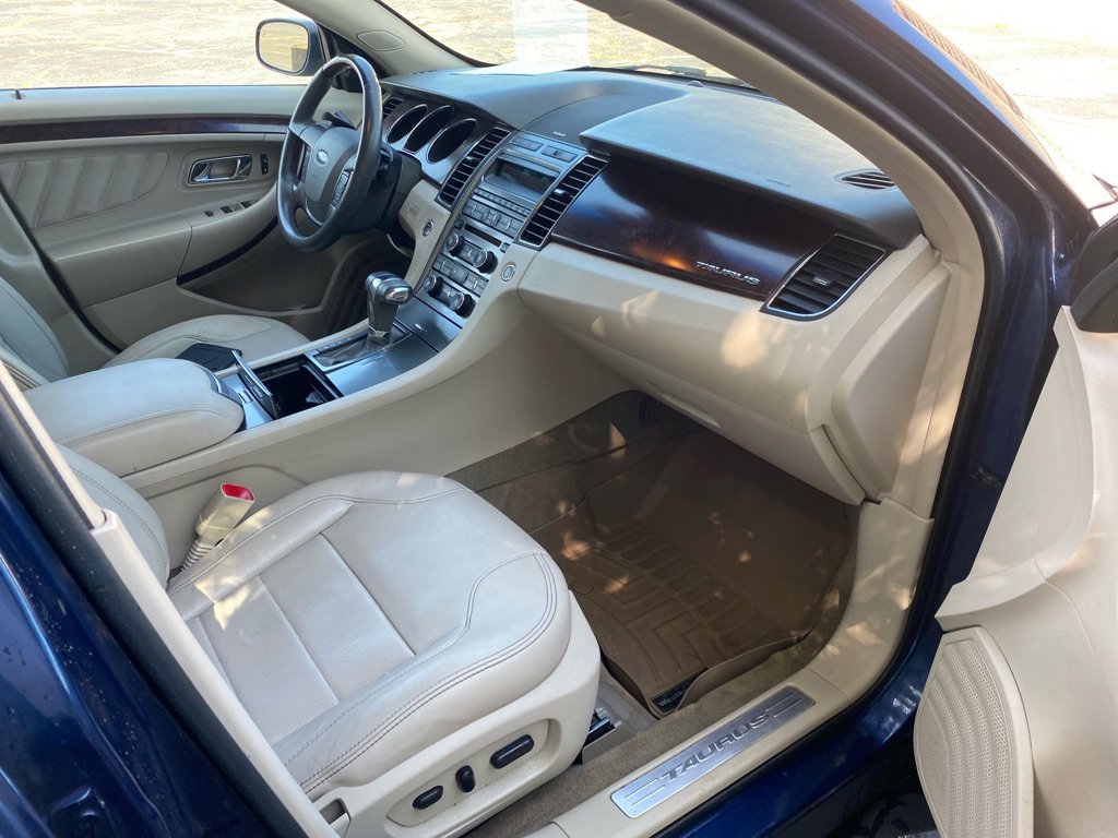 Used 2012 Ford Taurus Limited image 24