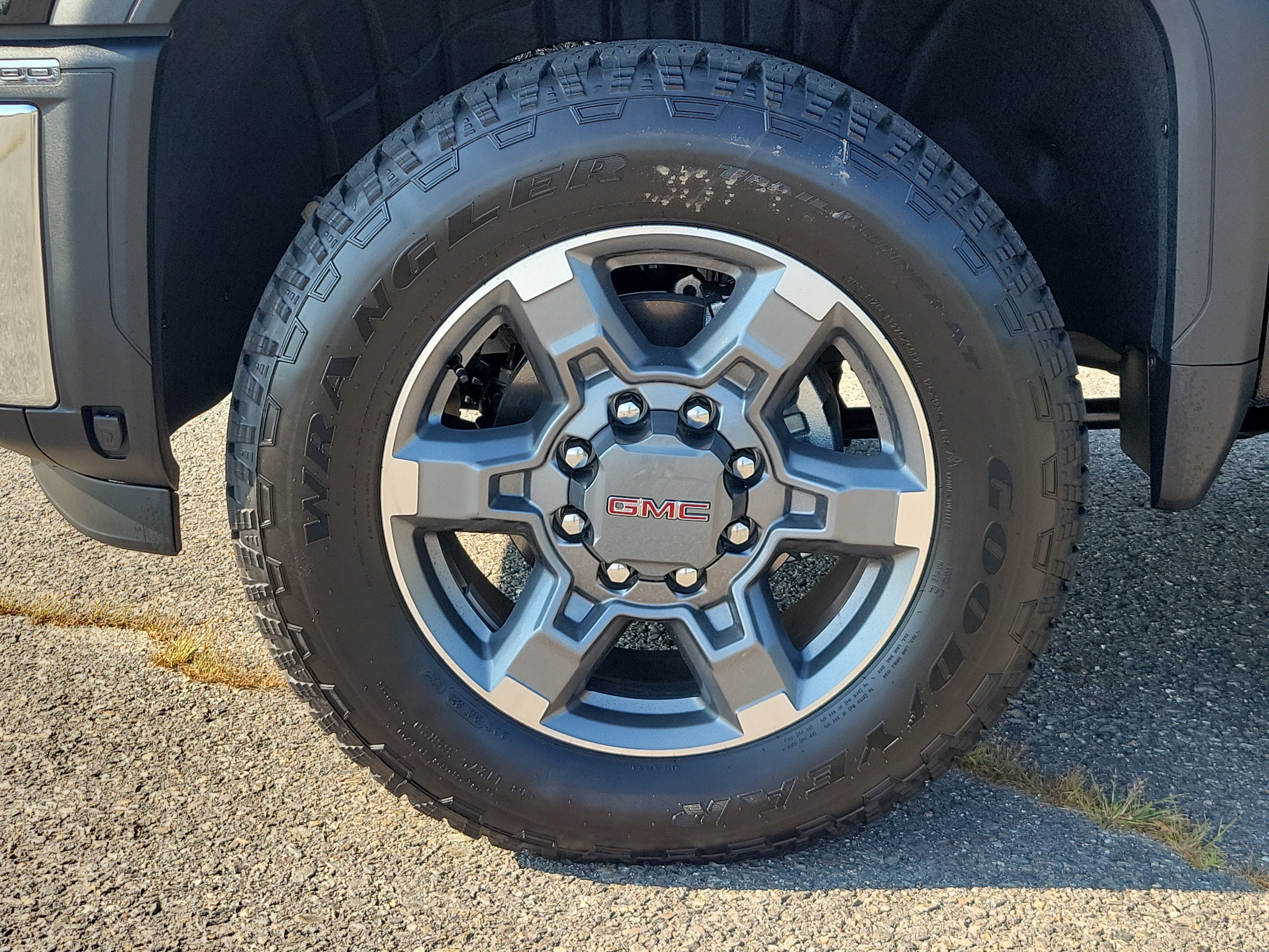 New 2026 GMC Sierra 3500 SLT w/ SLT Premium Package AWD/4WD image 11