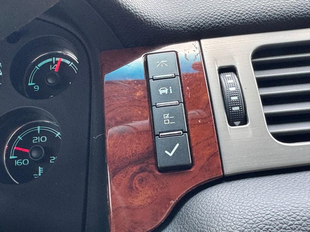 Used 2012 Chevrolet Suburban LT AWD/4WD image 20