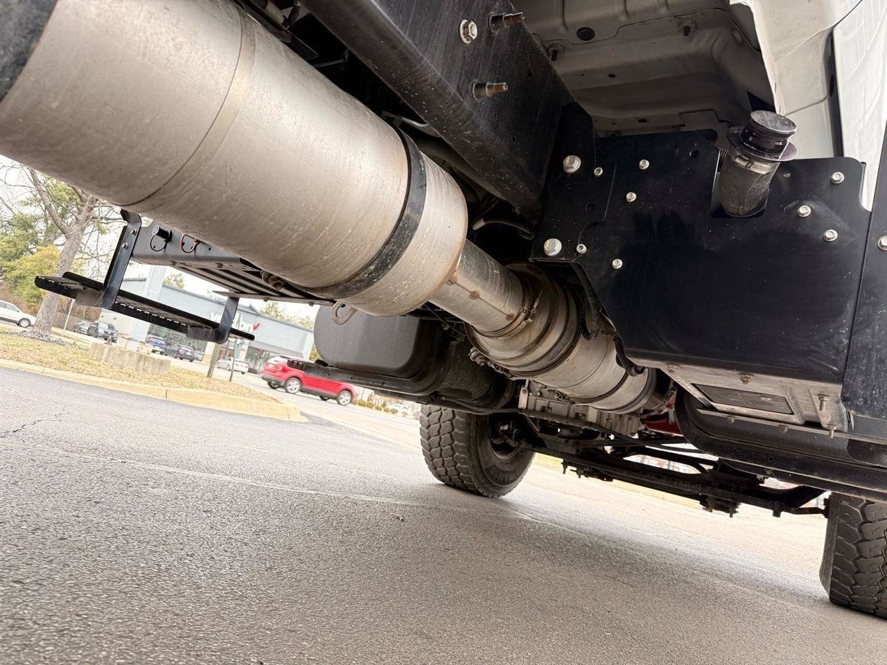 Used 2012 Ford F650 2WD Crew Cab Super Duty image 20