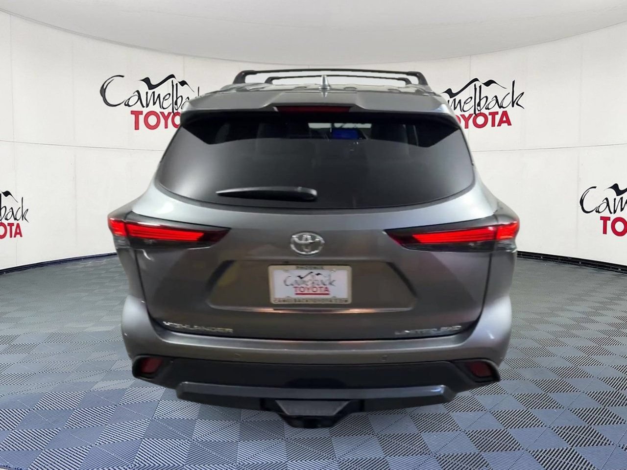 New 2026 Toyota Highlander Limited AWD/4WD image 3
