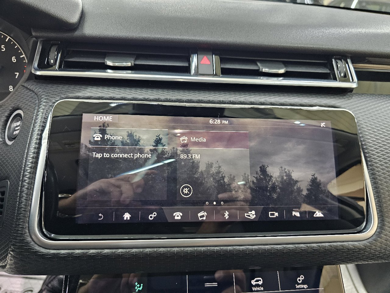 Used 2018 Land Rover Range Rover Velar image 29