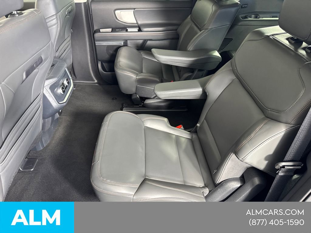 Used 2025 Ford Expedition Max Active AWD/4WD image 25