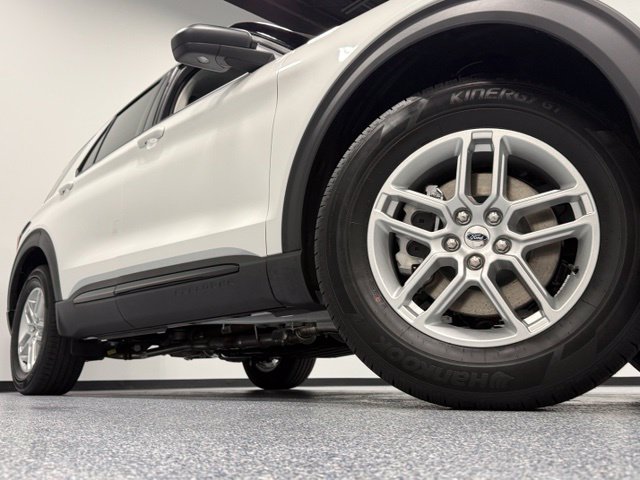 New 2026 Ford Explorer Active w/ Active Comfort Package RWD image 2