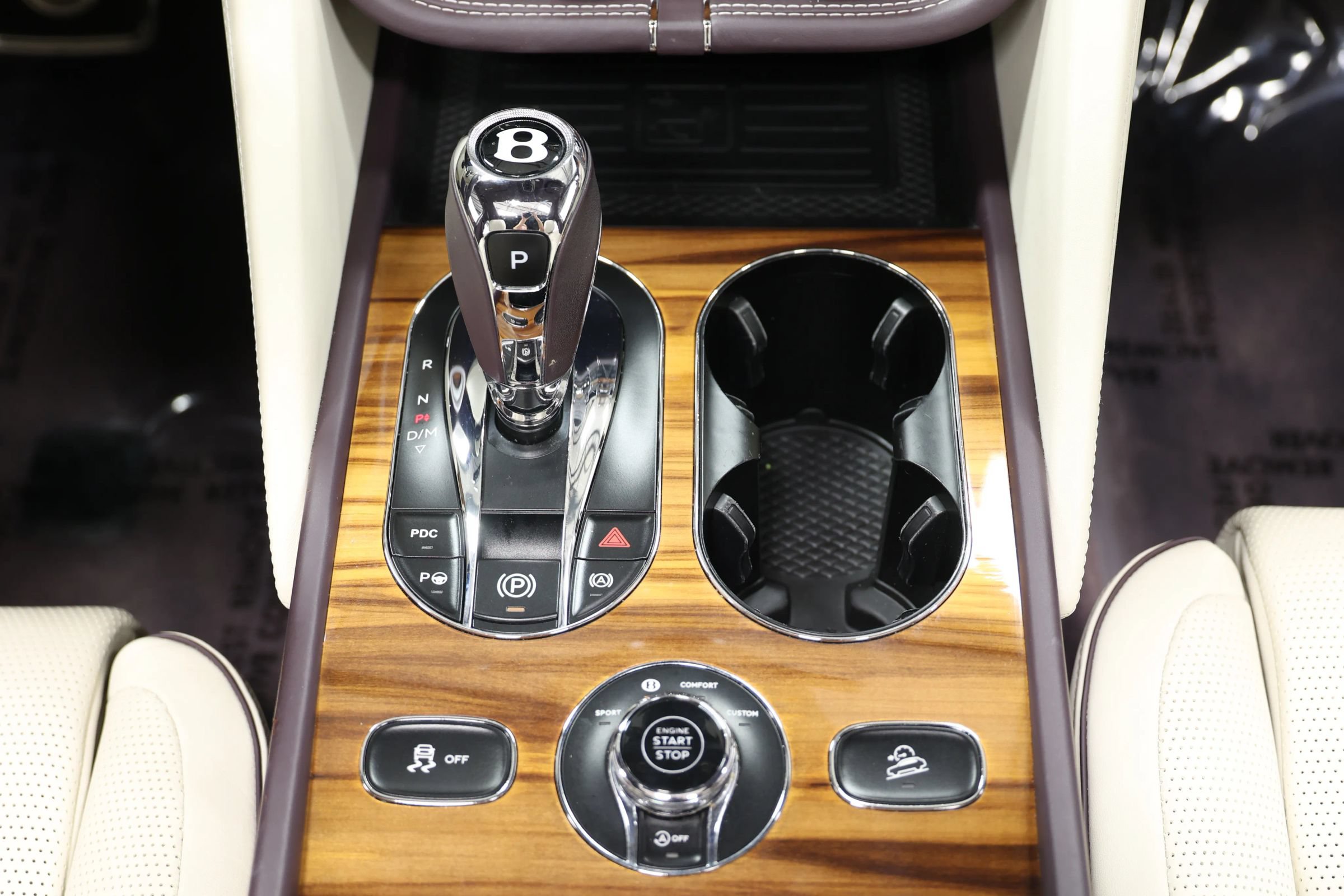 Used 2023 Bentley Bentayga Extended Wheelbase AWD/4WD image 51