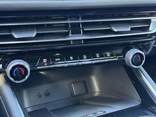 Used 2024 Chevrolet Traverse LT w/ LPO, Floor Liner Package image 30