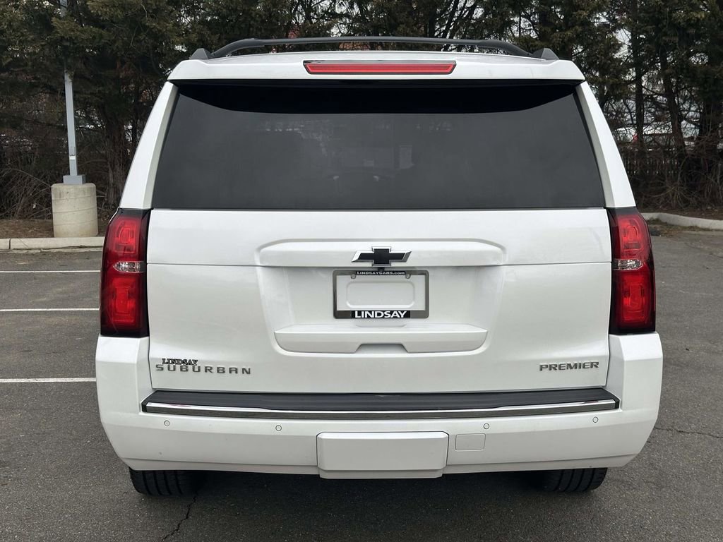 Used 2020 Chevrolet Suburban Premier w/ Premier 6.2L Value Package image 6