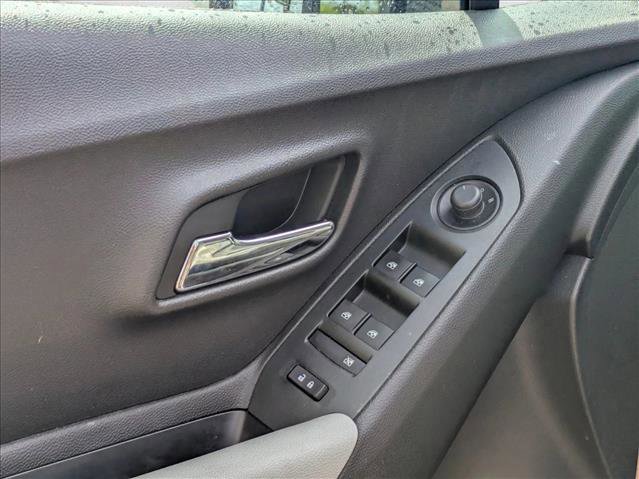 Used 2019 Chevrolet Trax LT w/ Driver Confidence Package image 8