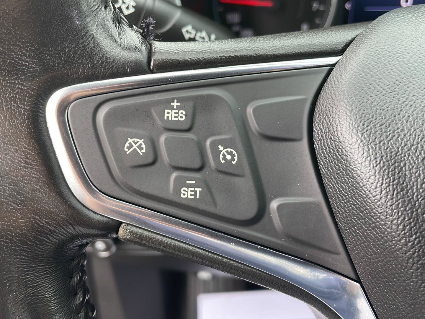 Used 2019 Chevrolet Equinox LT FWD image 15