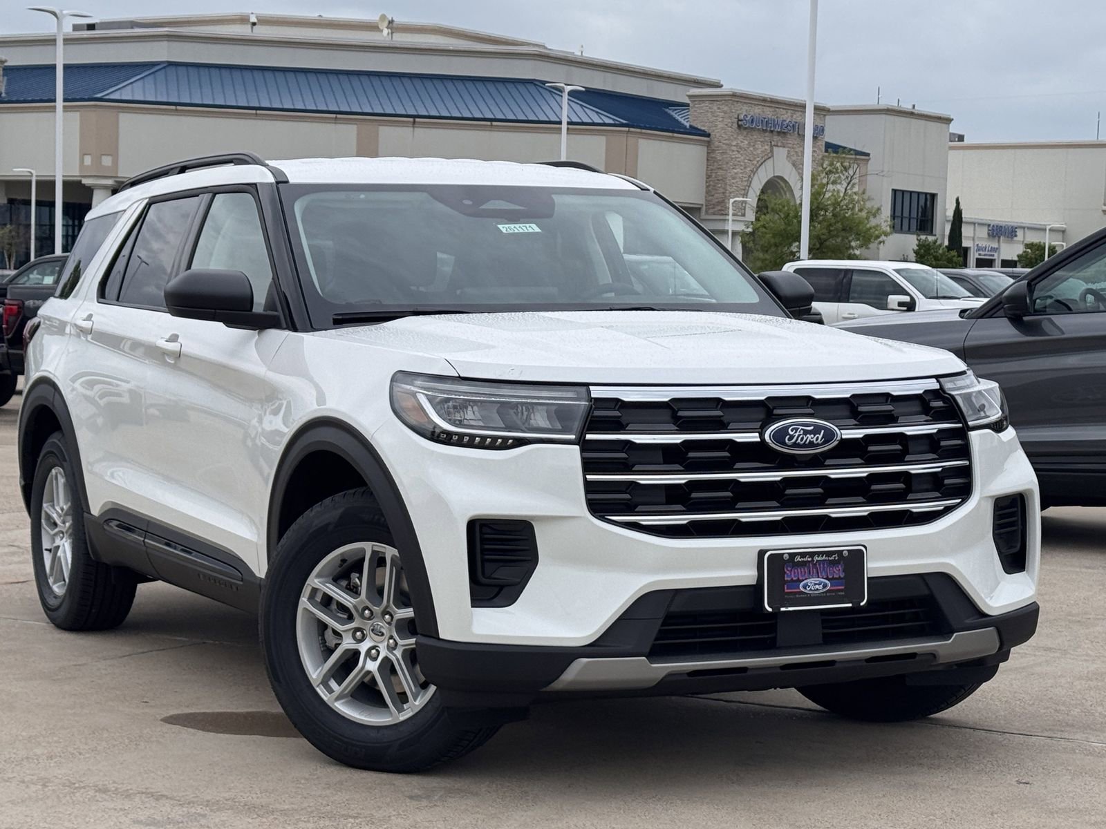 New 2026 Ford Explorer Active image 2