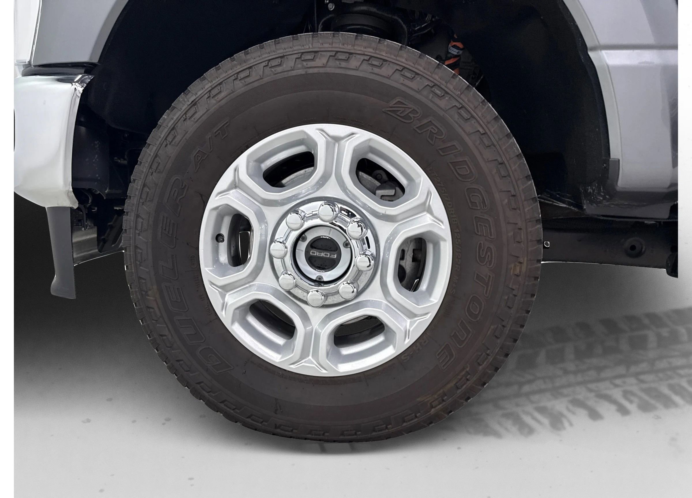 Used 2025 Ford F350 XLT w/ FX4 Off-Road Package image 22