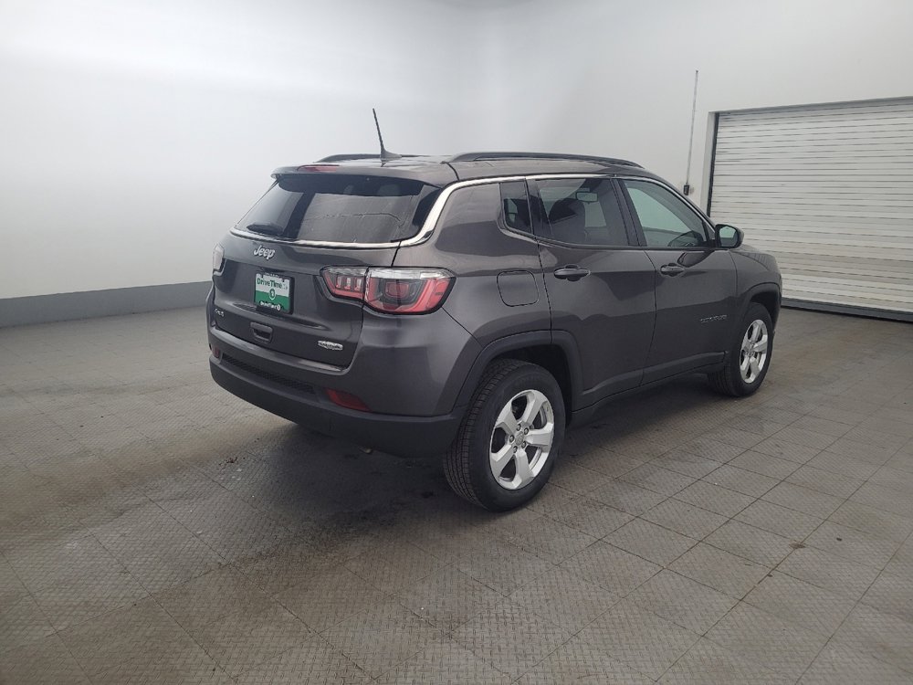 Used 2019 Jeep Compass Latitude w/ Cold Weather Group AWD/4WD image 9