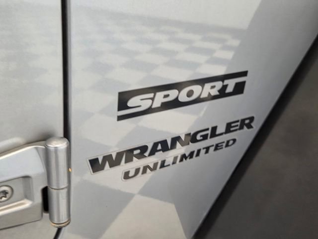 Used 2015 Jeep Wrangler Unlimited Sport w/ Quick Order Package 24S AWD/4WD image 16