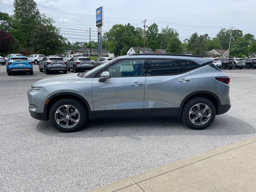 Used 2024 Chevrolet Blazer LT w/ Convenience Package FWD image 5