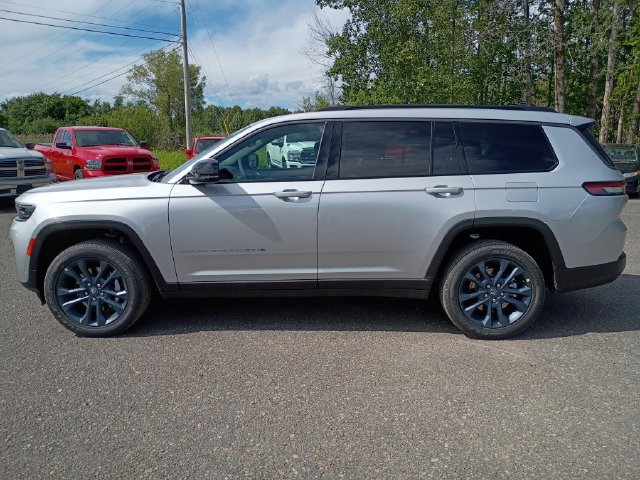 Used 2026 Jeep Grand Cherokee L Limited AWD/4WD image 8